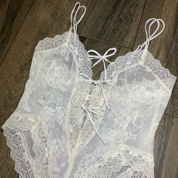 VICTORIAS SECRET Vintage Gold Label Lace Lingerie - Picture 2 of 13